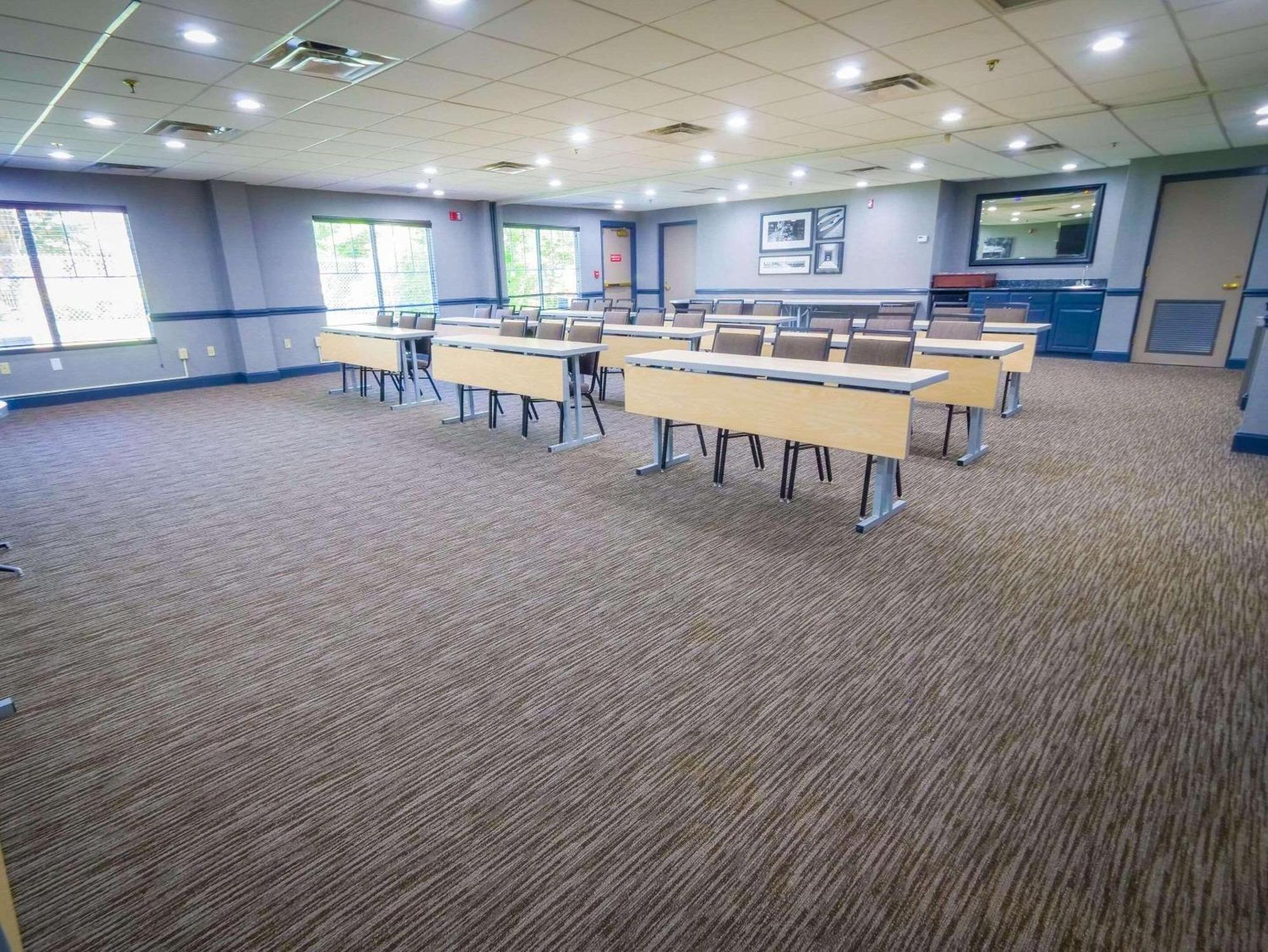 Country Inn & Suites By Radisson, Burlington Elon , Nc Екстериор снимка