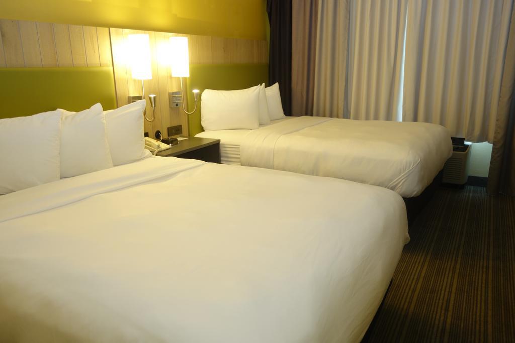 Country Inn & Suites By Radisson, Burlington Elon , Nc Екстериор снимка