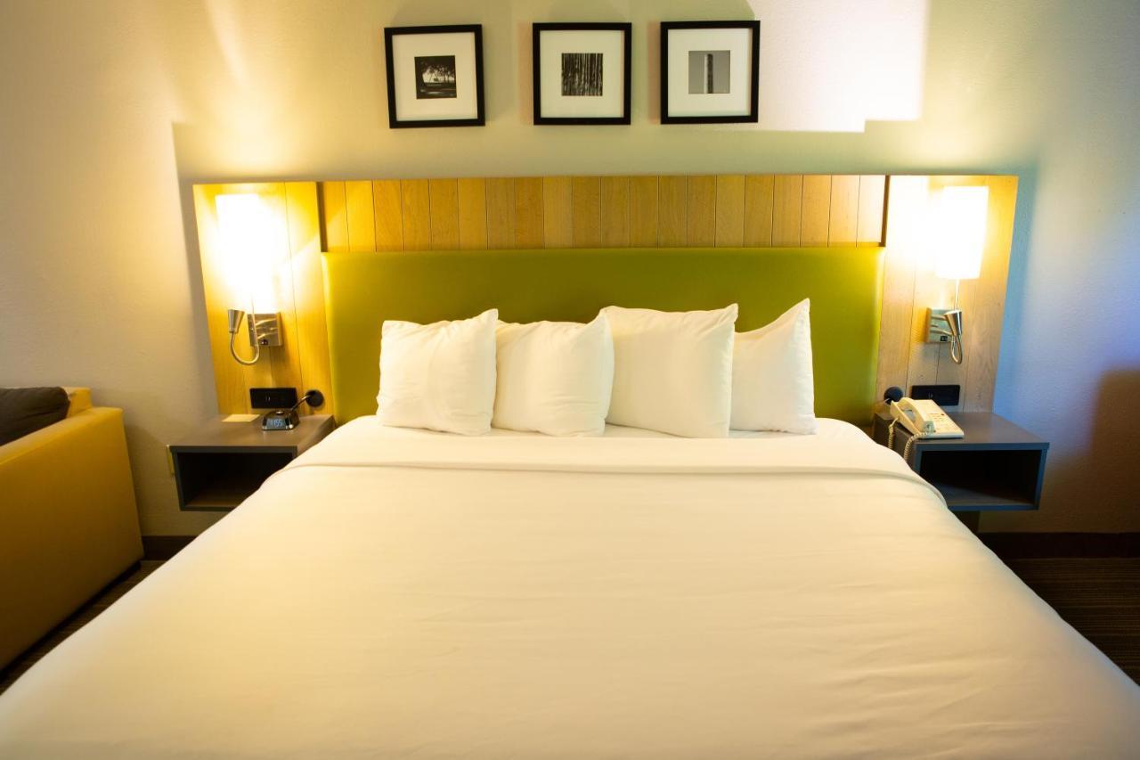 Country Inn & Suites By Radisson, Burlington Elon , Nc Екстериор снимка